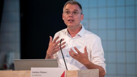 Geschäftsleiter Jochen Ehmer an der Generalversammlung 2022