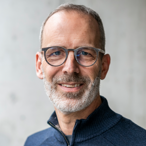 Robert van der Ploeg MD