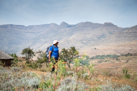 Eine Dorfgesundheitsberatende im abgelegenen Lesotho