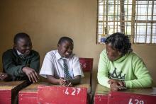 Jugendliche in Kenia in der Sekundarschule